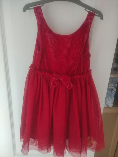 3 beautiful dresses size 104cm