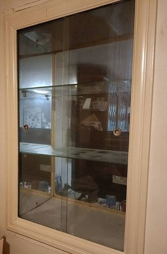 glass cabinet fittings