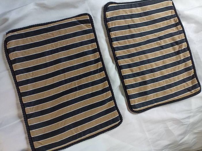 3 X Cushion covers