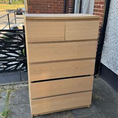 chest of drawers