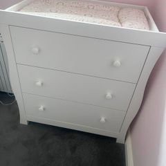 Chest of Drawers with Changing Table