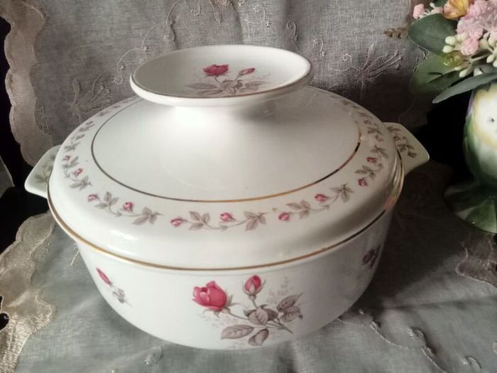 Arklow Pottery "AVOCA" Tureen Lidded Casserole Dish