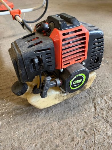 Strimmers, chainsaws and hedgecutters