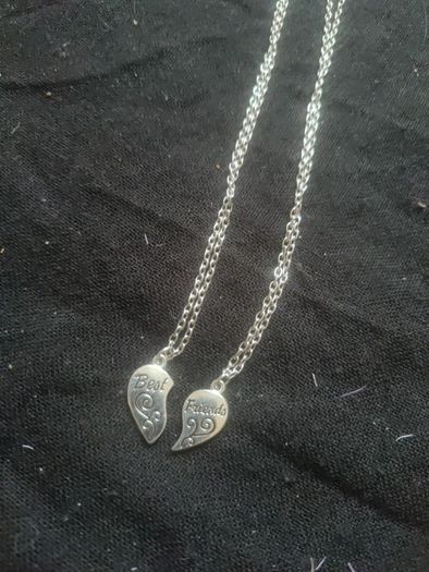 best friend pendant