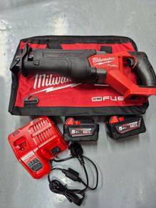 Milwaukee M18 Fuel Sawzall Reciprocating Saw Kit