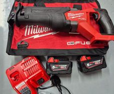 Milwaukee M18 Fuel Sawzall Reciprocating Saw Kit