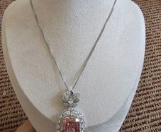 Elegant Brand New Pink Crystal Statement Necklace