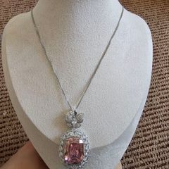 Elegant Brand New Pink Crystal Statement Necklace