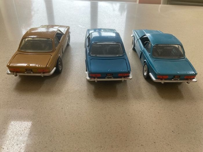 BMW 3.0 CS scale 1/24 lot of three Burago
