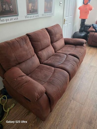 3 seater recliners x2