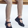 Mayoral girls leather school shoes (size UK9.5) Image 2