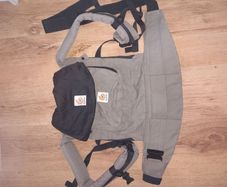 Baby carrier (ergobaby) and newborn insert