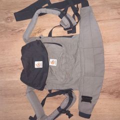 Baby carrier (ergobaby) and newborn insert