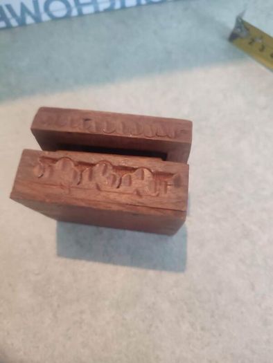 Vintage SMALL Wood TRINKET Box Hinged Carved