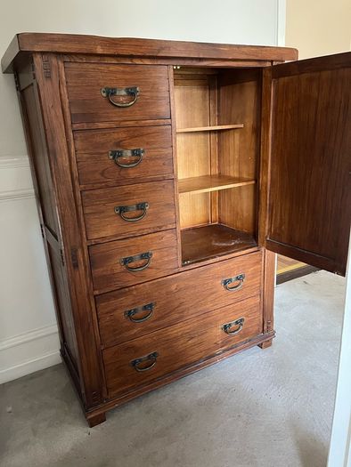 Very classy gentleman's chest