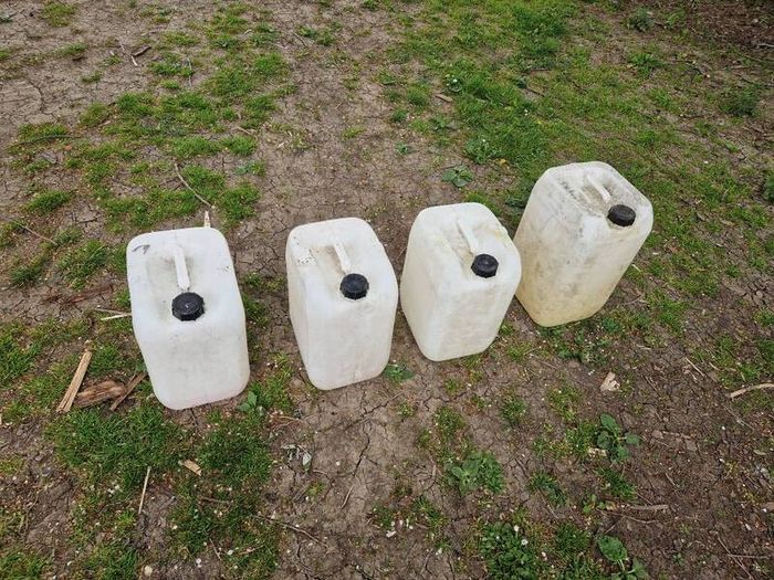 plastick containers