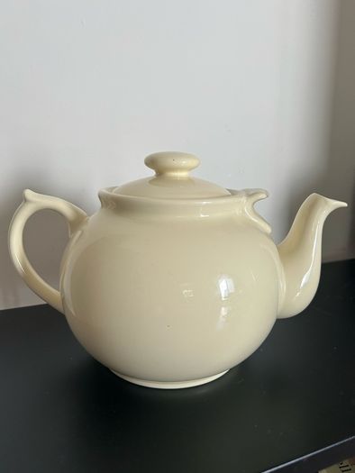 Aga Teapot