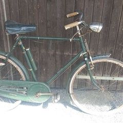 Antique Raleigh Bike Roadster Bicycle  all originals for restoration project all works just needs tyres great original piece for the collection solid bike gears all work too