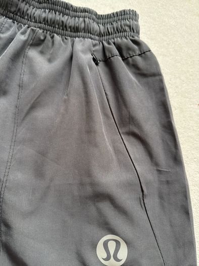 LuluLemon grey shorts suit Ladies 10/12
