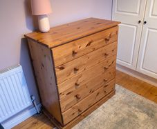 Chest of drawers