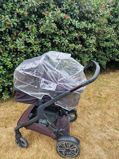 Travel system- Nuna Demi Grow