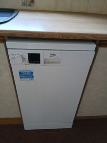 Dish washer