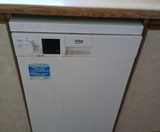 Dish washer