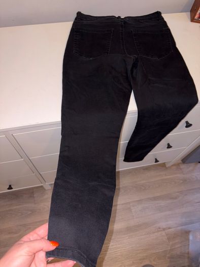 Black skinny jeans