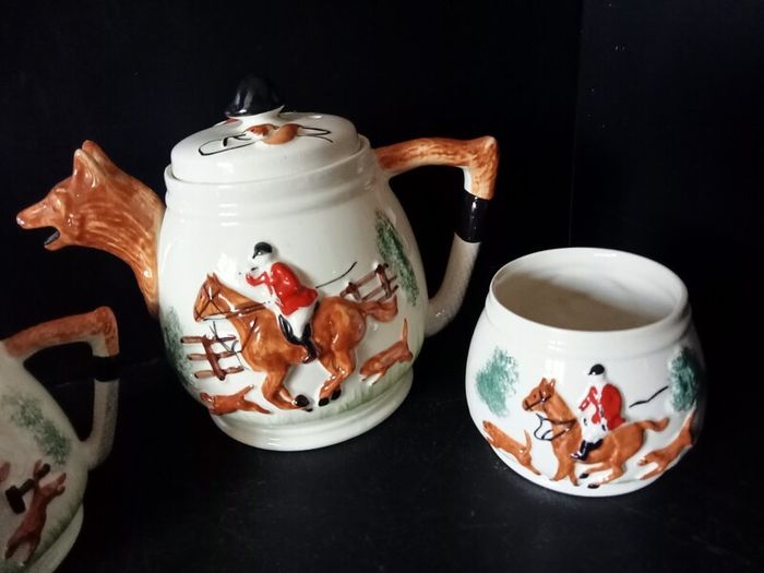 Fox and Hounds Novelty Teapot Set