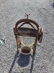 Antique mangle excellent condition