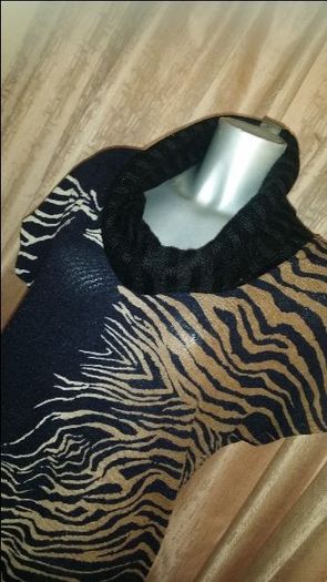 Mela Loves London sleeveles jumper size M/L UK12/14 EU40/42 Postage included