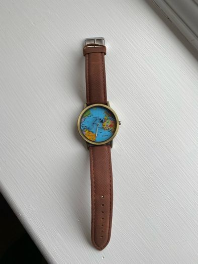 Unisex world map watch in good condition