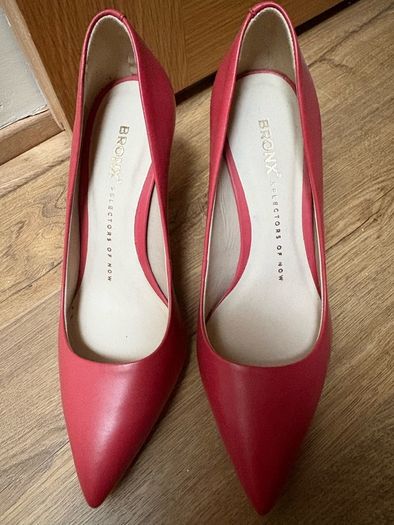 Bronx Buffalo new heels