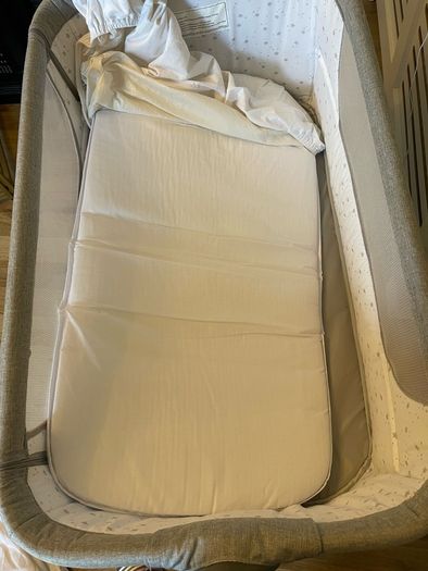 baby cot next to me
