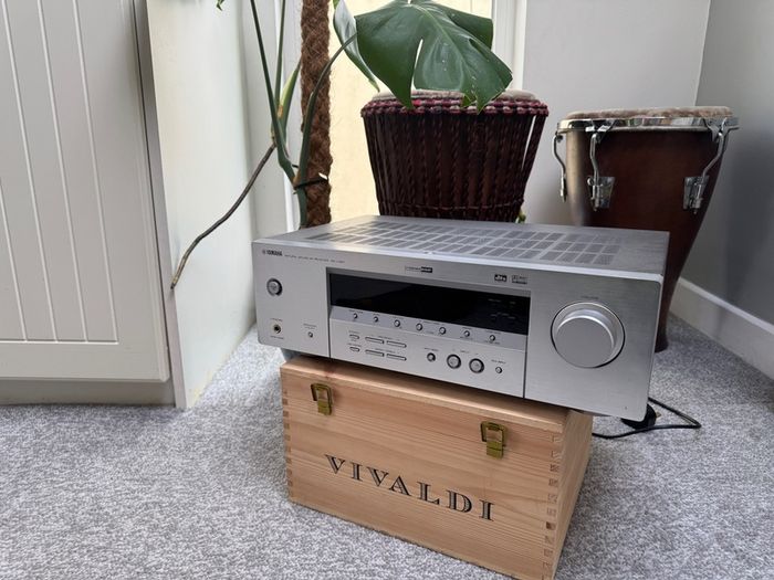 Yamaha RX-V357 AV Receiver amplifier