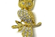 Vintage costume owl brooch