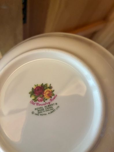 OLD Country Rose - Royal Albert - various