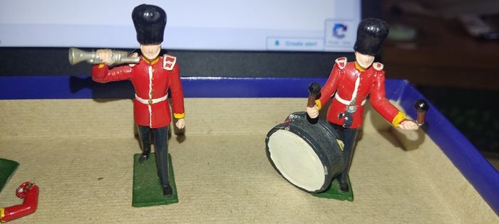 Model Soldiers Lim Ed Set - Royal Scots Dragoon Guards Drum & Bugle Set