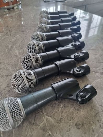 9x Shure SM58, 1x Shure Beta 58