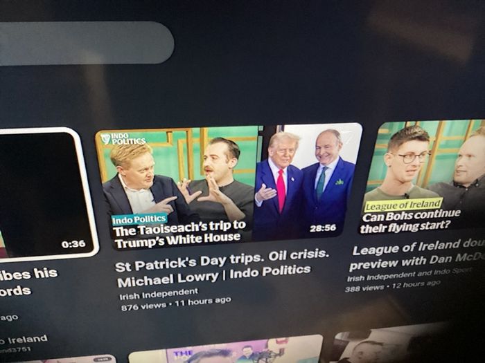 24 Inches Samsung Smart Television, SMART TV with USB, 2 HDMI, Scart, WIFI connectivity, etc Barely used.