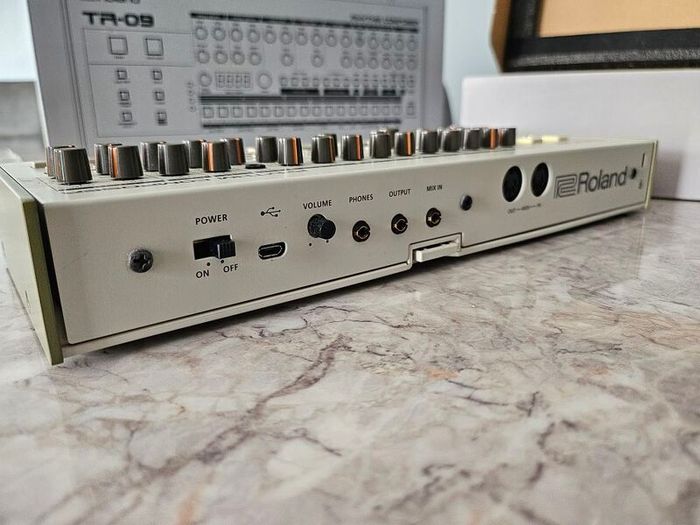 Roland TR-09 Rhythm Composer
