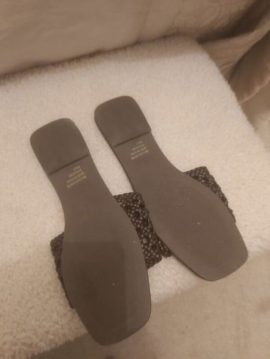 Ladies flats