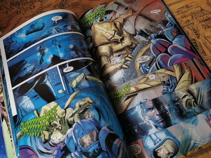 Independence Day: Dark Fathom ! Graphic Novel ! 2016 ! Trade Paperback ! TPB ! by Titan Books !