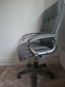 grey office chair
