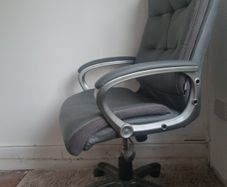 grey office chair