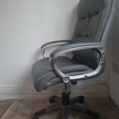 grey office chair