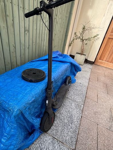 electric scooter