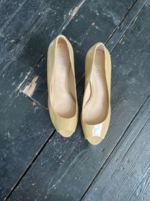Vince Camino size 40 open toe nude wedge heels