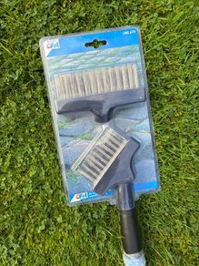 Extending Wire Brush with 2 heads