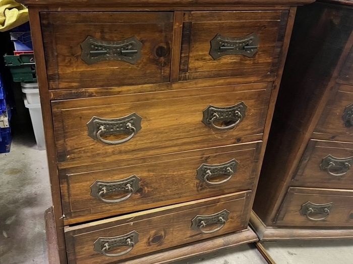 Solid wood chest of drawers